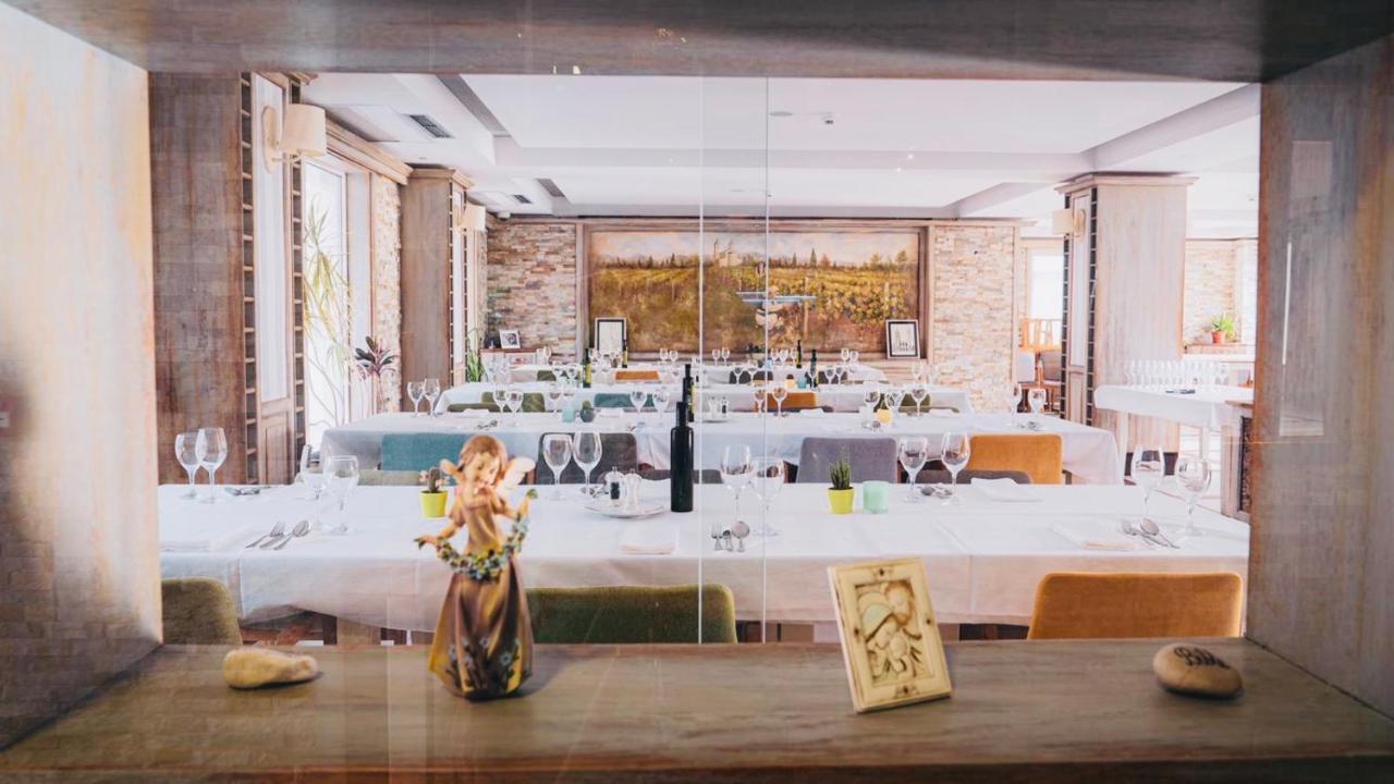 Wine Hotel Cesarica Medugorje Bagian luar foto