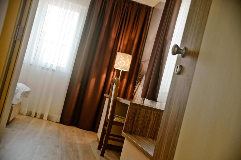 Wine Hotel Cesarica Medugorje Bagian luar foto