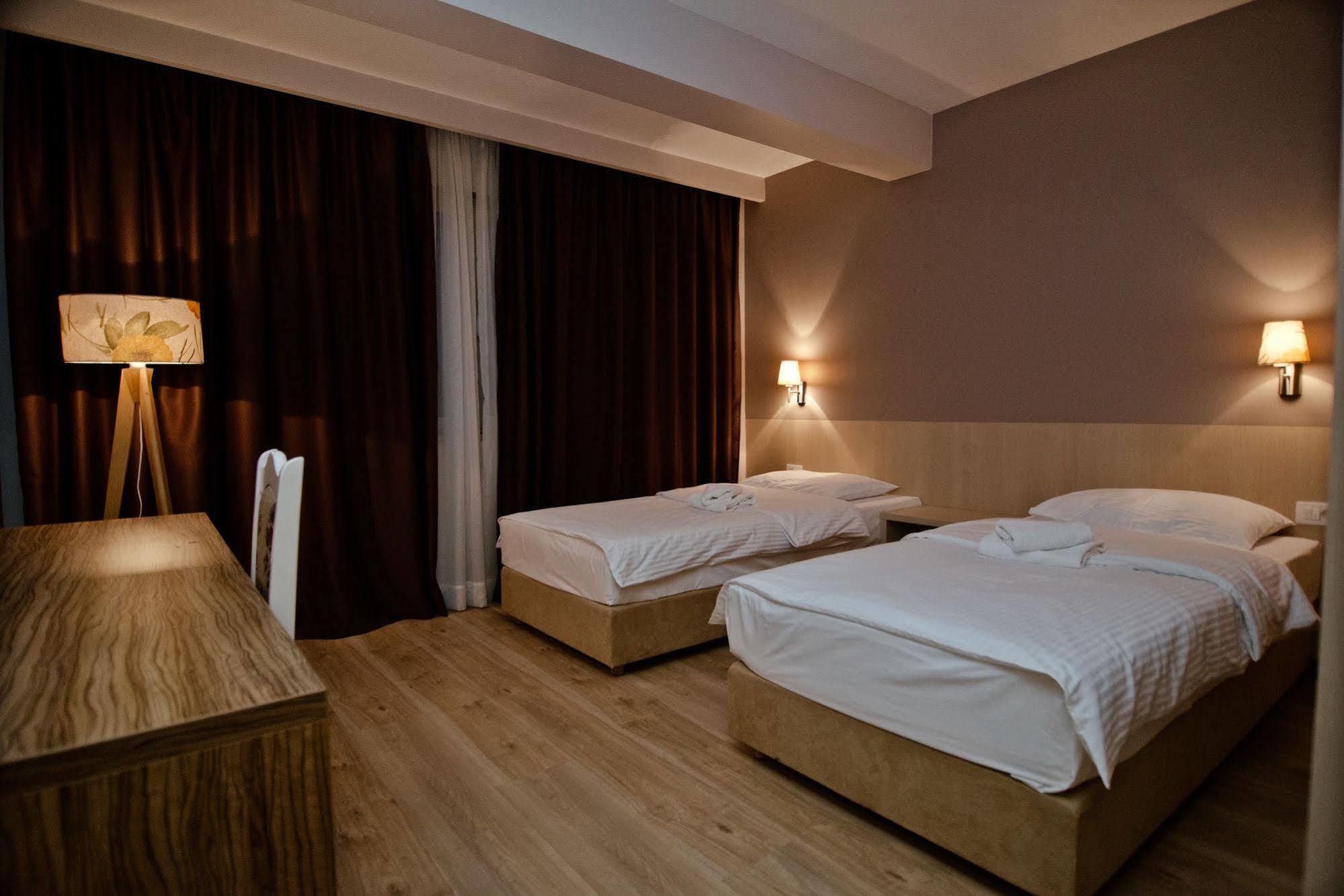 Wine Hotel Cesarica Medugorje Bagian luar foto