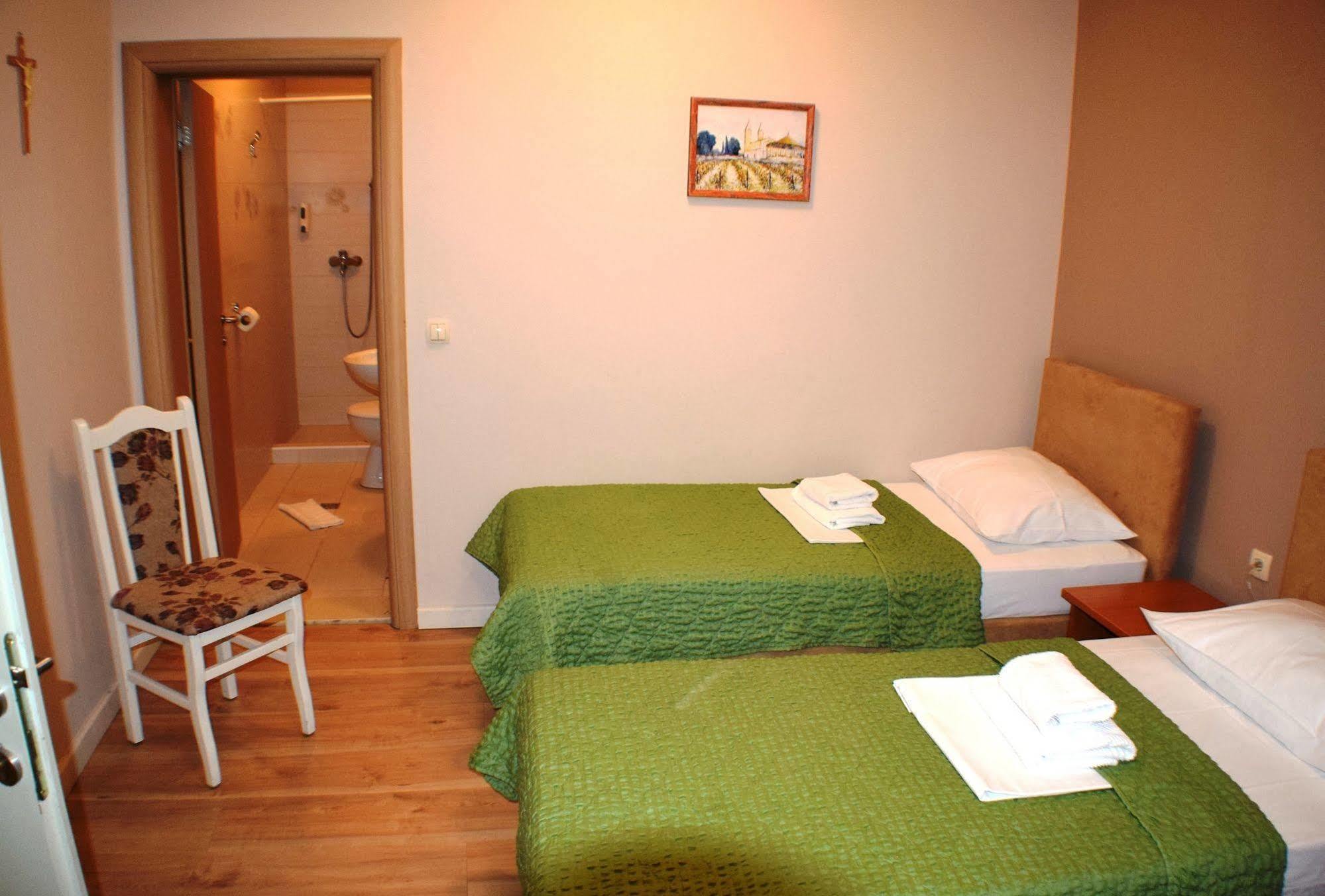 Wine Hotel Cesarica Medugorje Bagian luar foto