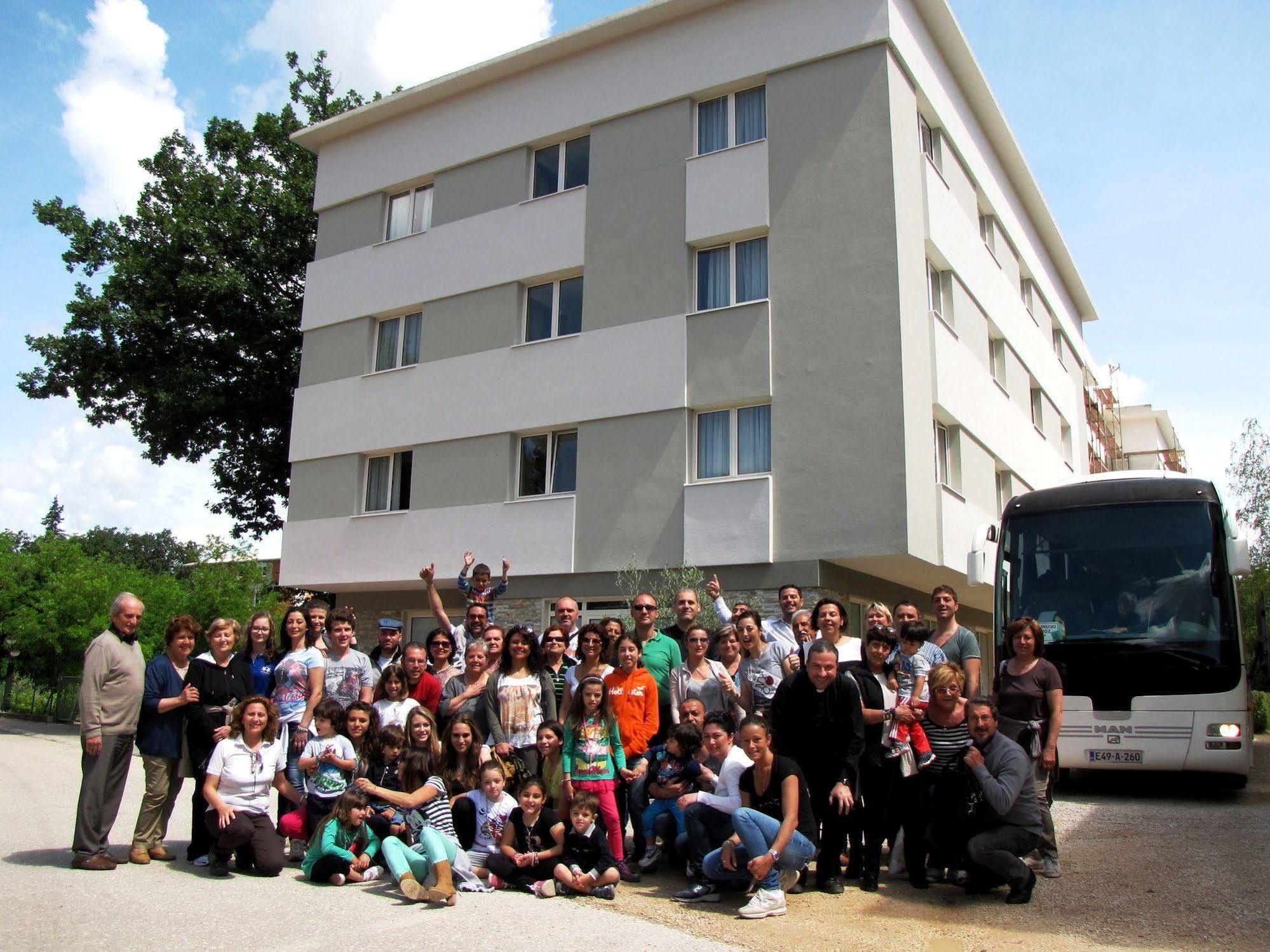 Wine Hotel Cesarica Medugorje Bagian luar foto