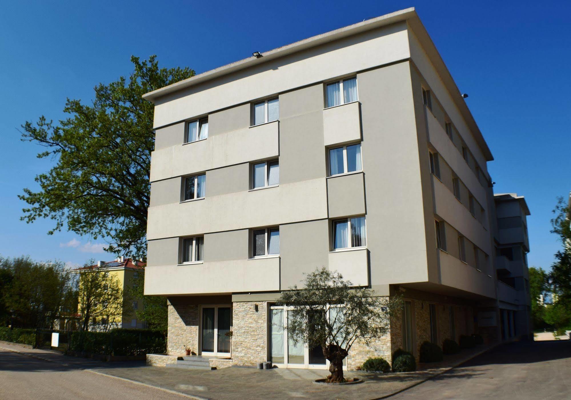 Wine Hotel Cesarica Medugorje Bagian luar foto