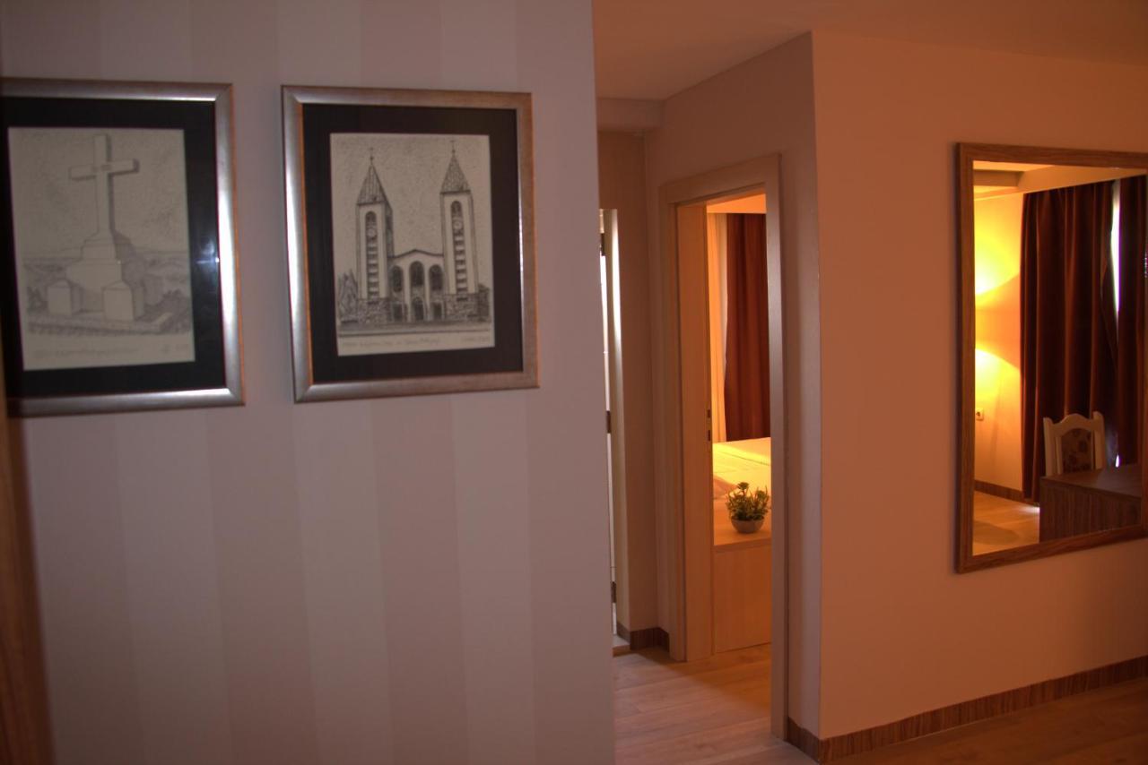Wine Hotel Cesarica Medugorje Bagian luar foto